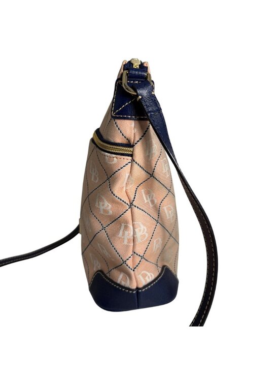 Vintage Dooney Bourke Peach Maxi Quilt Navy Blue Leather Trim Crossbody Bag - Picture 3 of 16